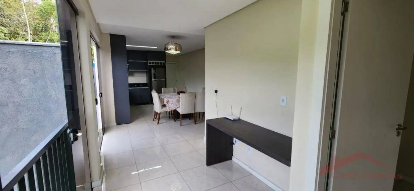 Foto 6 de Casa com 3 quartos para alugar, 200m2 em Glória, Joinville - SC
