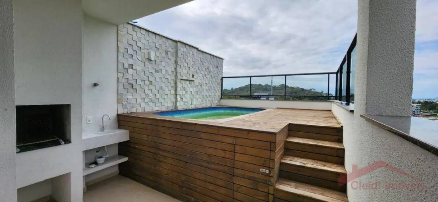 Foto 8 de Casa com 3 quartos para alugar, 200m2 em Glória, Joinville - SC