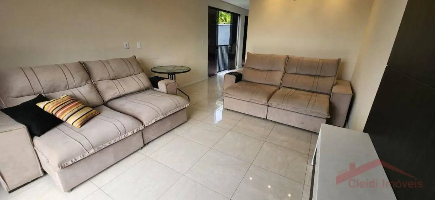 Foto 5 de Casa com 3 quartos para alugar, 200m2 em Glória, Joinville - SC