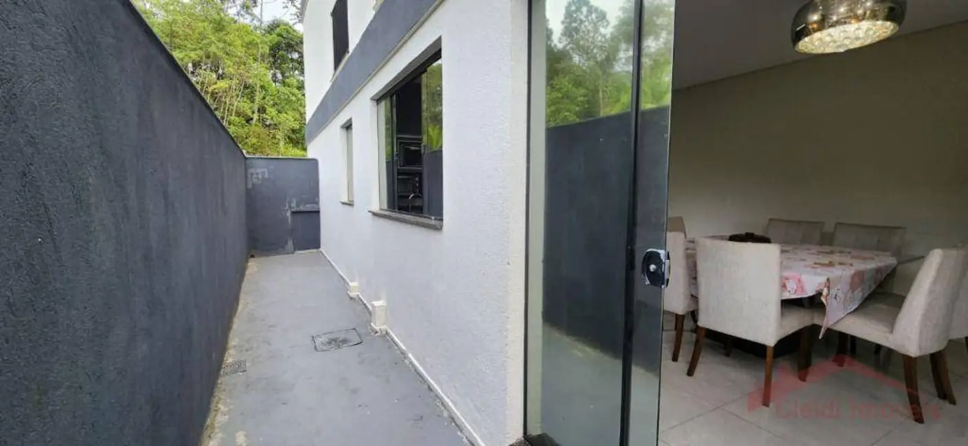 Foto 7 de Casa com 3 quartos para alugar, 200m2 em Glória, Joinville - SC