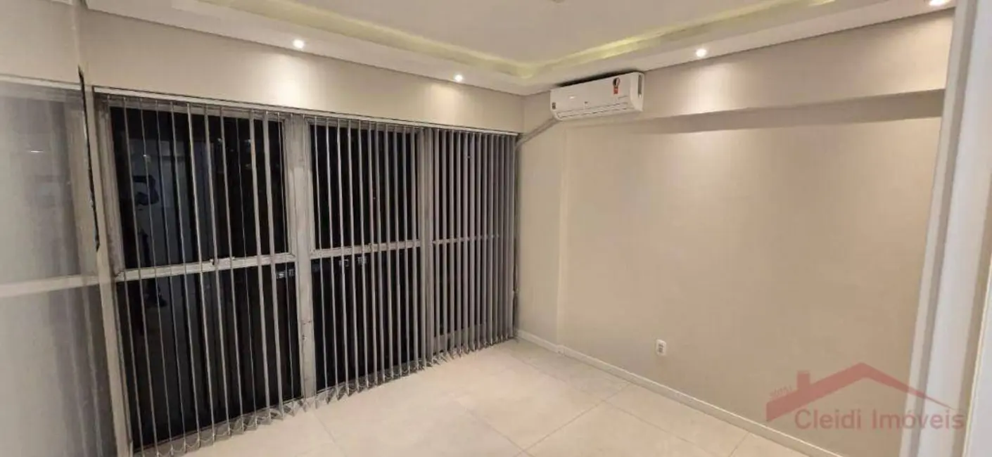 Foto 1 de Sala Comercial para alugar, 55m2 em Centro, Joinville - SC