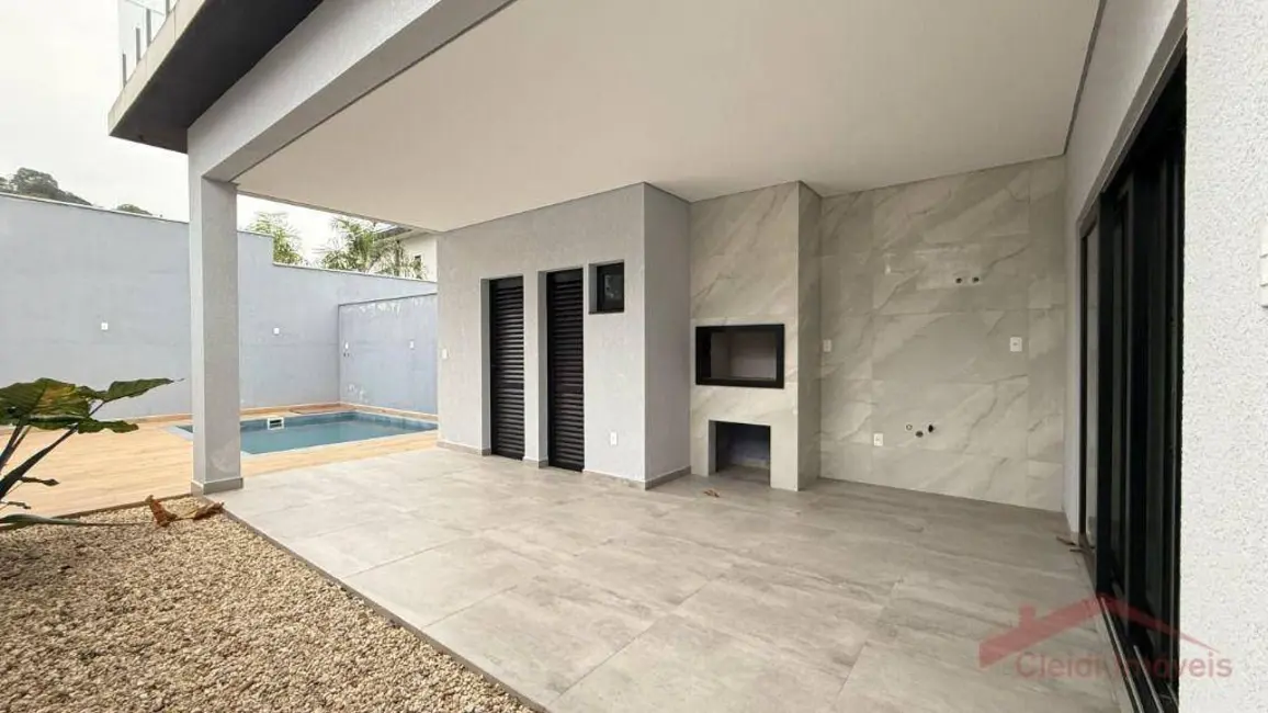 Casa com 3 quartos à venda, 210m2 em América, Joinville - SC - imagem 4 Foto 4 de Casa com 3 quartos à venda, 210m2 em América, Joinville - SC