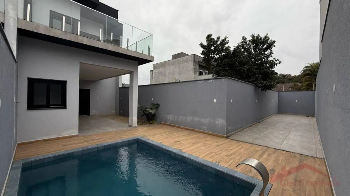 Foto 2 de Casa com 3 quartos à venda, 210m2 em América, Joinville - SC