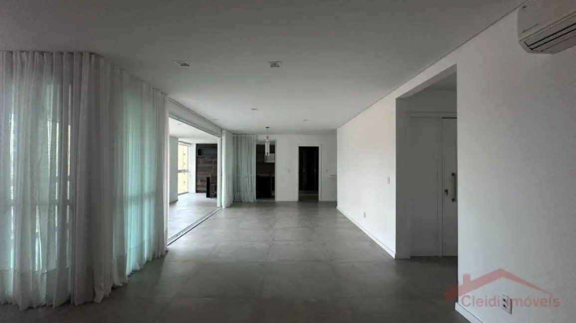 Foto 3 de Apartamento com 4 quartos à venda, 341m2 em Anita Garibaldi, Joinville - SC