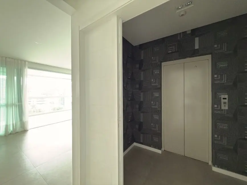 Foto 3 de Apartamento com 4 quartos à venda, 341m2 em Anita Garibaldi, Joinville - SC