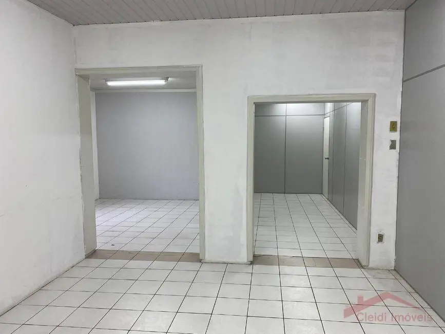 Sala Comercial para alugar, 450m2 em Centro, Joinville - SC - imagem 8 Foto 8 de Sala Comercial para alugar, 450m2 em Centro, Joinville - SC