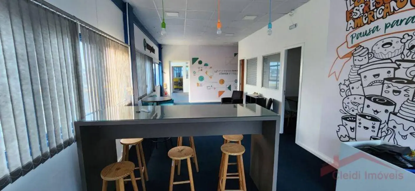 Sala Comercial para alugar, 260m2 em Iririú, Joinville - SC - imagem 1 Foto 1 de Sala Comercial para alugar, 260m2 em Iririú, Joinville - SC