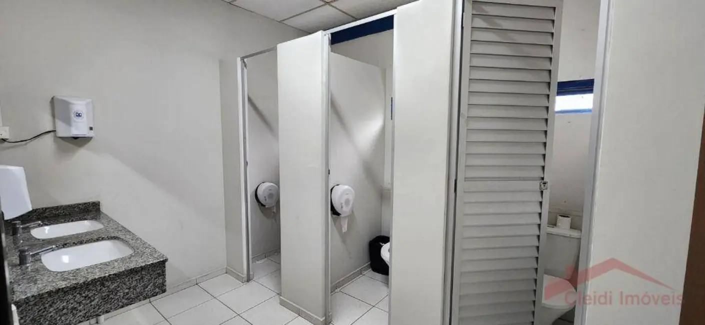 Sala Comercial para alugar, 260m2 em Iririú, Joinville - SC - imagem 7 Foto 7 de Sala Comercial para alugar, 260m2 em Iririú, Joinville - SC