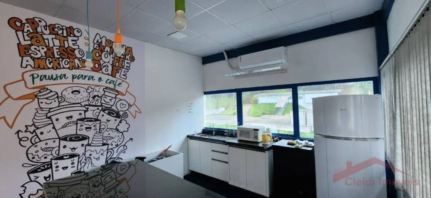 Sala Comercial para alugar, 260m2 em Iririú, Joinville - SC - imagem 2 Foto 2 de Sala Comercial para alugar, 260m2 em Iririú, Joinville - SC