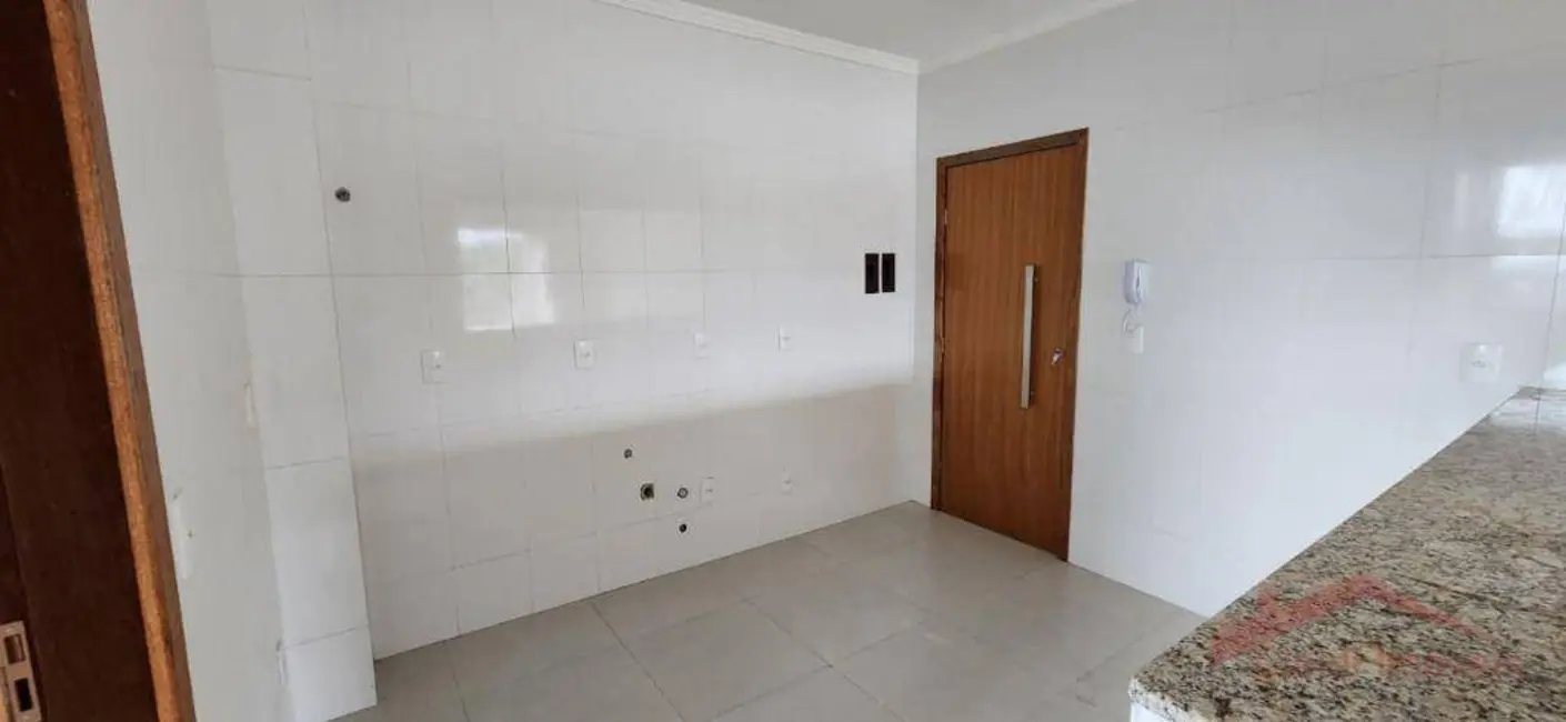 Foto 3 de Apartamento com 3 quartos para alugar, 171m2 em Santa Catarina, Joinville - SC