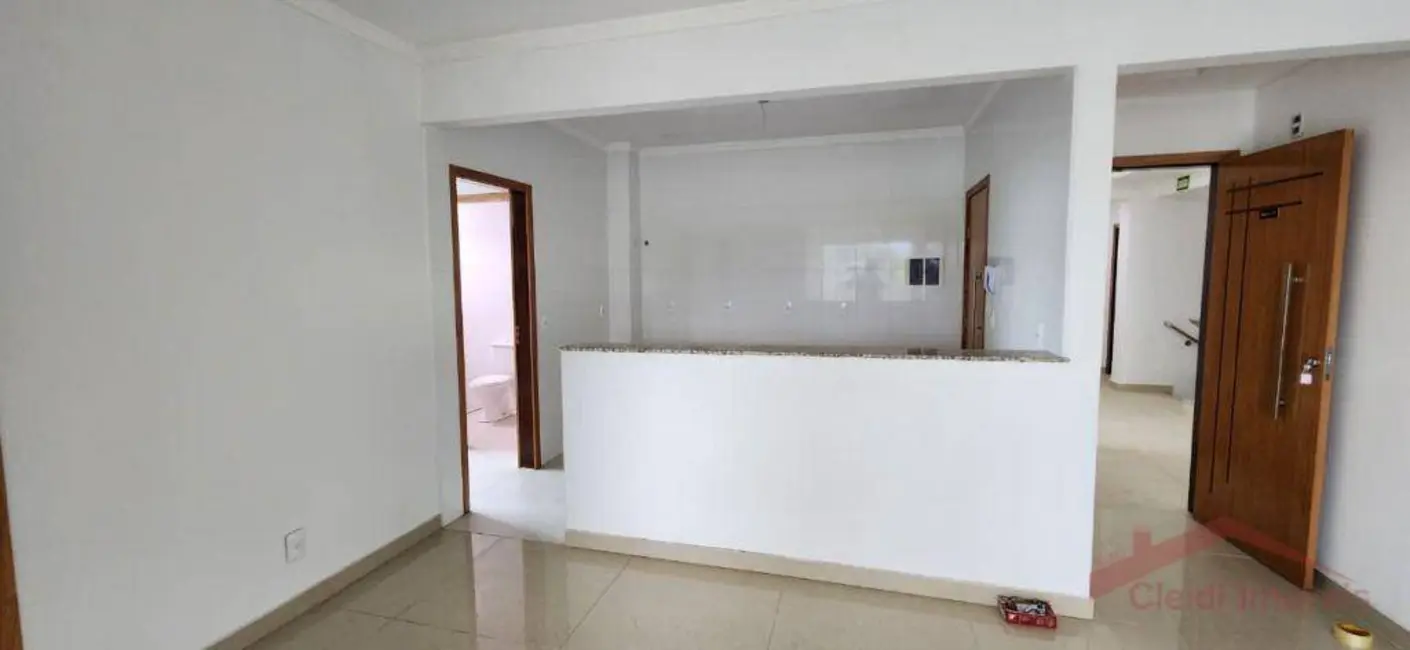 Foto 2 de Apartamento com 3 quartos para alugar, 171m2 em Santa Catarina, Joinville - SC