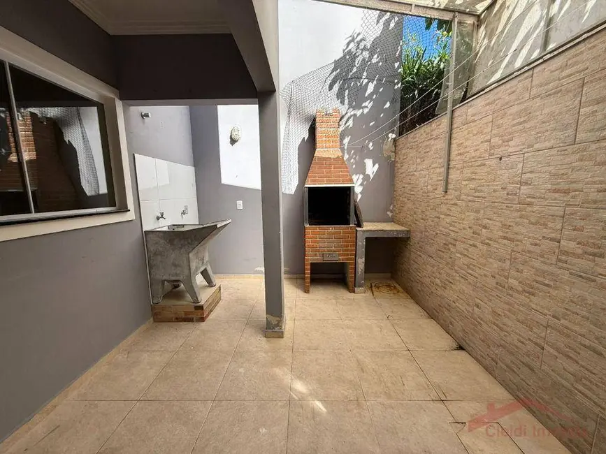 Foto 7 de Casa com 2 quartos para alugar, 84m2 em Iririú, Joinville - SC