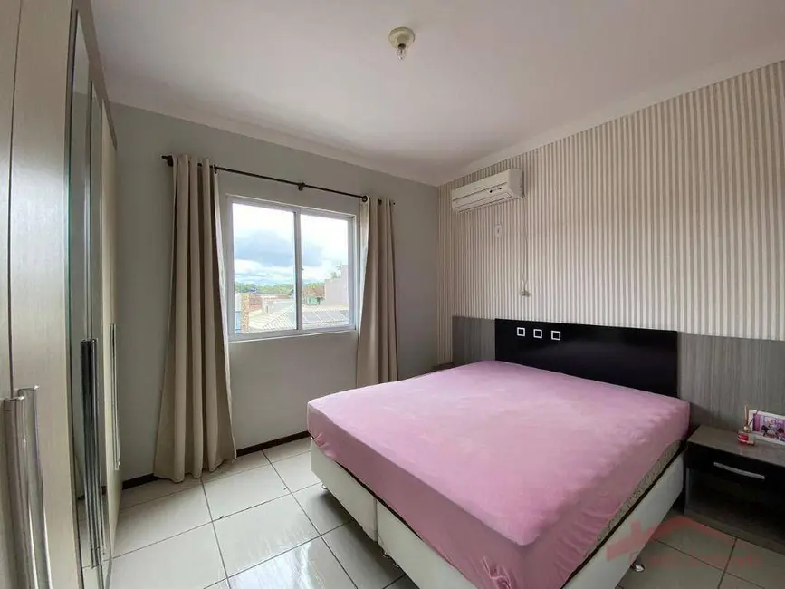 Foto 9 de Apartamento com 2 quartos para alugar, 56m2 em João Costa, Joinville - SC