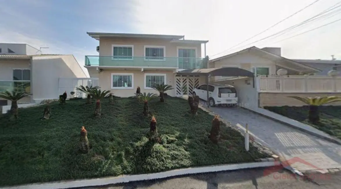 Foto 1 de Casa com 6 quartos à venda, 420m2 em Petrópolis, Joinville - SC