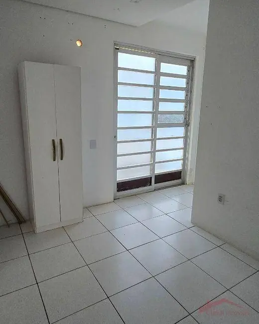 Foto 5 de Casa à venda e para alugar, 400m2 em Atiradores, Joinville - SC