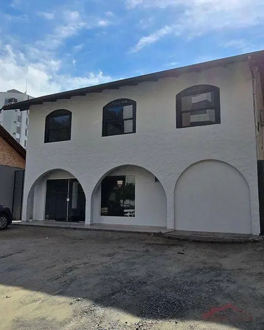 Foto 1 de Casa à venda e para alugar, 400m2 em Atiradores, Joinville - SC