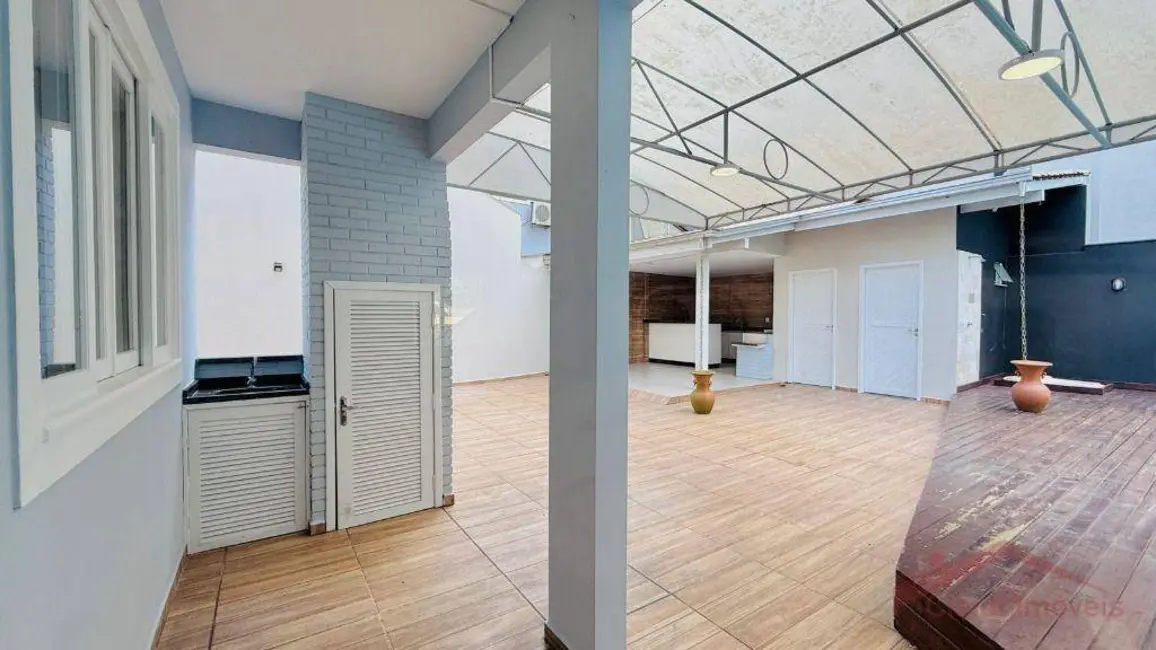 Foto 4 de Casa com 4 quartos à venda, 392m2 em América, Joinville - SC