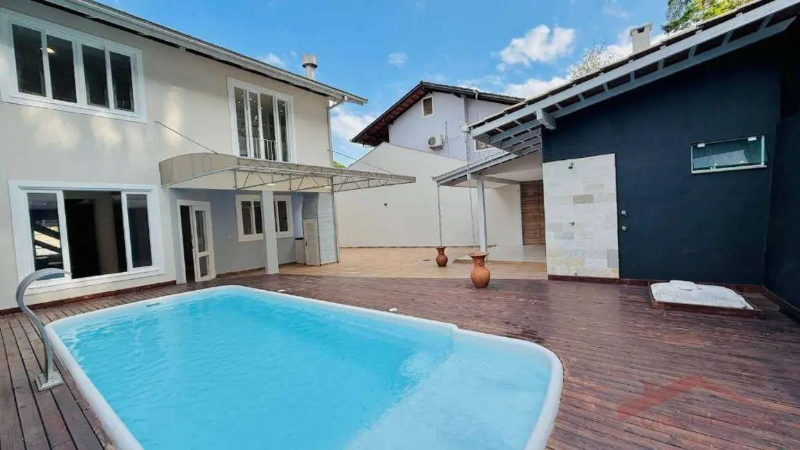 Foto 2 de Casa com 4 quartos à venda, 392m2 em América, Joinville - SC