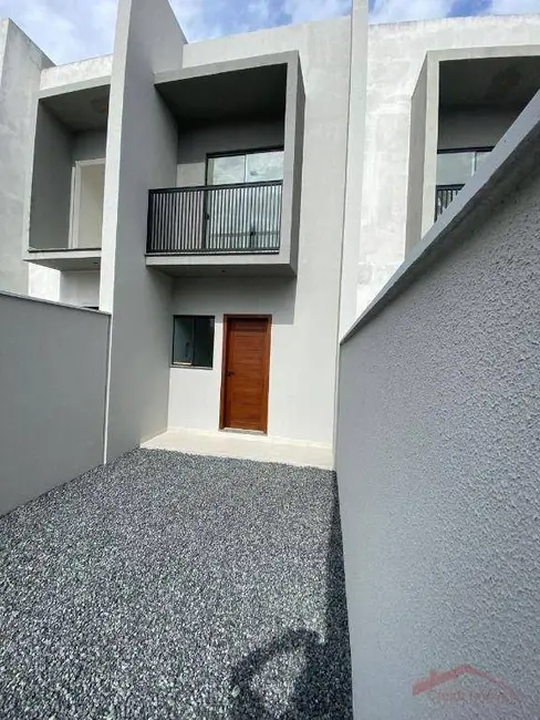 Casa com 2 quartos para alugar, 58m2 em Petrópolis, Joinville - SC - imagem 1 Foto 1 de Casa com 2 quartos para alugar, 58m2 em Petrópolis, Joinville - SC