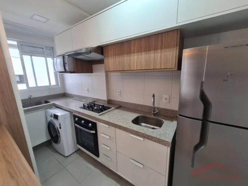 Foto 9 de Apartamento com 1 quarto para alugar, 37m2 em Bucarein, Joinville - SC