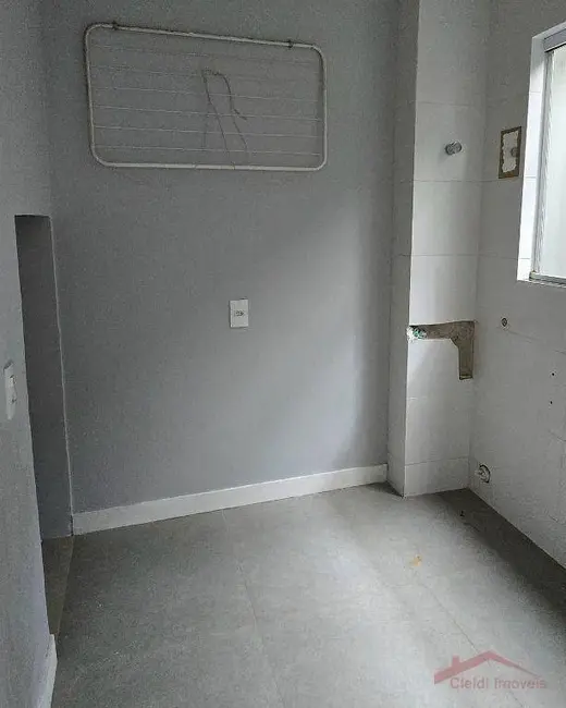 Sobrado com 2 quartos para alugar, 102m2 em Nova Brasília, Joinville - SC - imagem 5 Foto 5 de Sobrado com 2 quartos para alugar, 102m2 em Nova Brasília, Joinville - SC