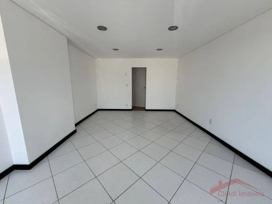 Foto 3 de Loja para alugar, 30m2 em América, Joinville - SC