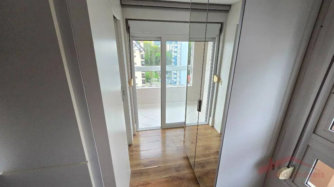 Foto 7 de Apartamento com 3 quartos à venda, 180m2 em Atiradores, Joinville - SC