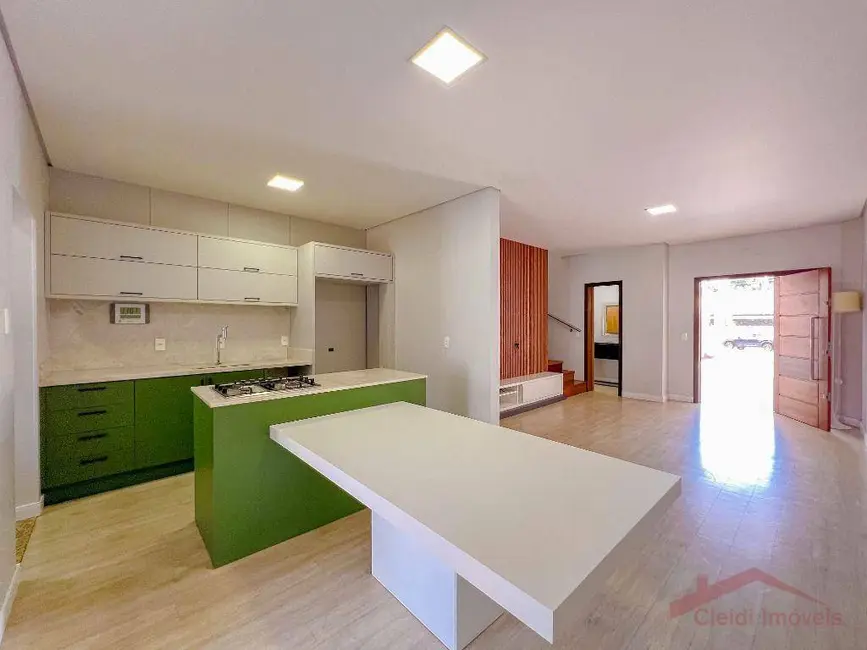 Foto 2 de Casa com 3 quartos à venda, 148m2 em Saguaçu, Joinville - SC