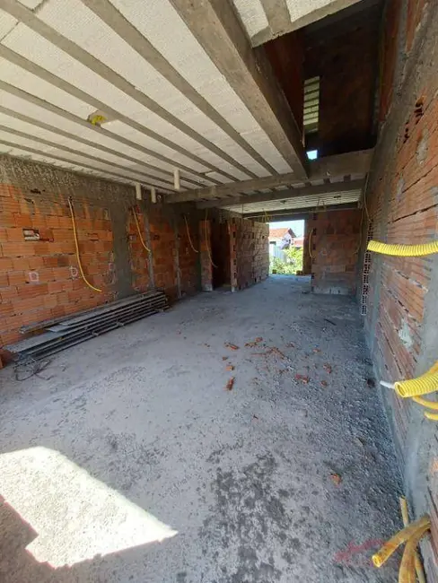 Sobrado com 3 quartos à venda, 170m2 em Boa Vista, Joinville - SC - imagem 2 Foto 2 de Sobrado com 3 quartos à venda, 170m2 em Boa Vista, Joinville - SC