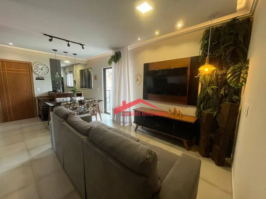 Foto 1 de Apartamento com 2 quartos para alugar, 67m2 em Bom Retiro, Joinville - SC