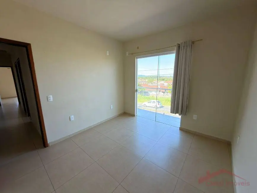 Sobrado com 3 quartos para alugar, 169m2 em Adhemar Garcia, Joinville - SC - imagem 4 Foto 4 de Sobrado com 3 quartos para alugar, 169m2 em Adhemar Garcia, Joinville - SC