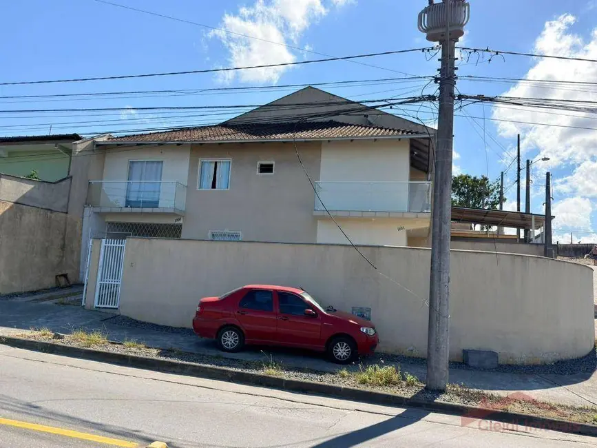 Sobrado com 3 quartos para alugar, 169m2 em Adhemar Garcia, Joinville - SC - imagem 5 Foto 5 de Sobrado com 3 quartos para alugar, 169m2 em Adhemar Garcia, Joinville - SC