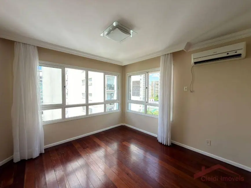 Foto 2 de Apartamento com 3 quartos para alugar, 146m2 em América, Joinville - SC