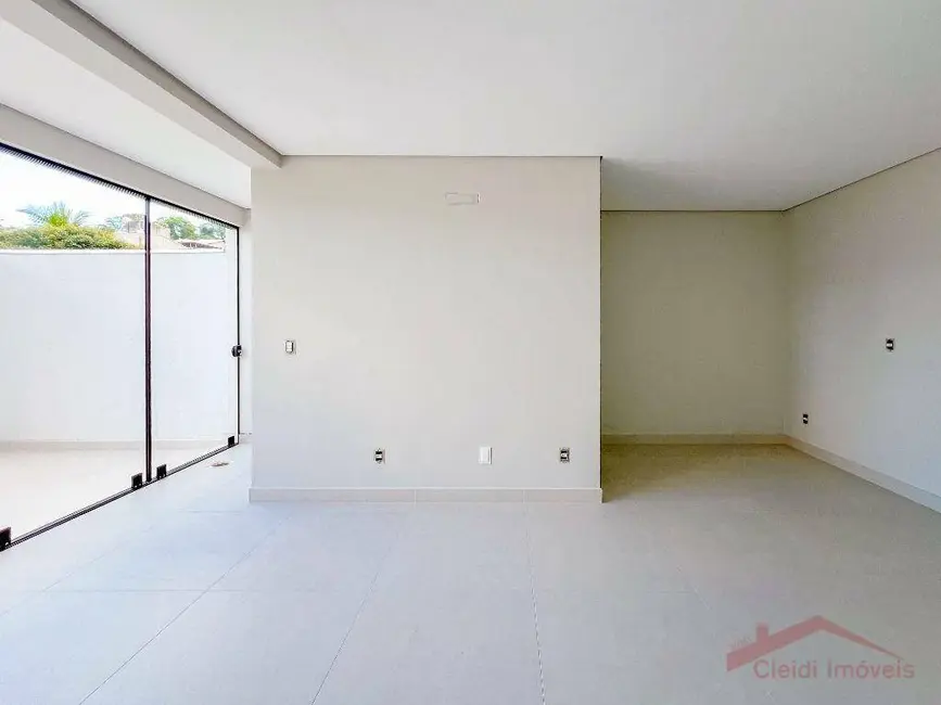 Foto 3 de Apartamento com 1 quarto à venda, 45m2 em Saguaçu, Joinville - SC