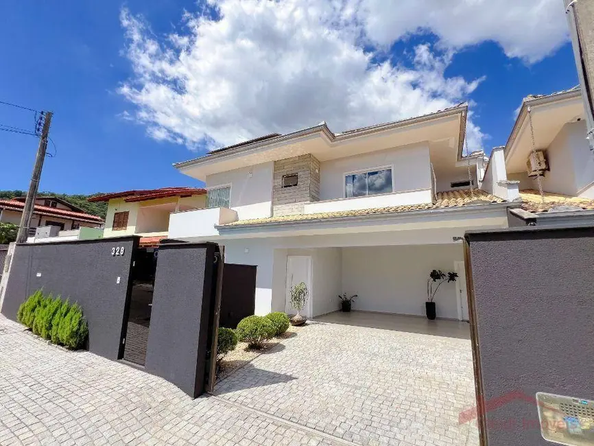 Foto 3 de Sobrado com 3 quartos à venda, 167m2 em Iririú, Joinville - SC