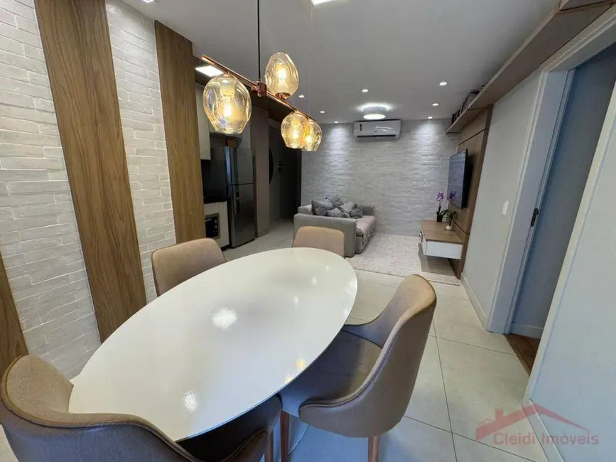 Foto 2 de Apartamento com 2 quartos para alugar, 96m2 em Centro, Joinville - SC