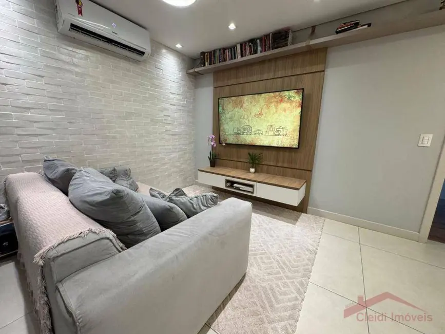 Foto 5 de Apartamento com 2 quartos para alugar, 96m2 em Centro, Joinville - SC