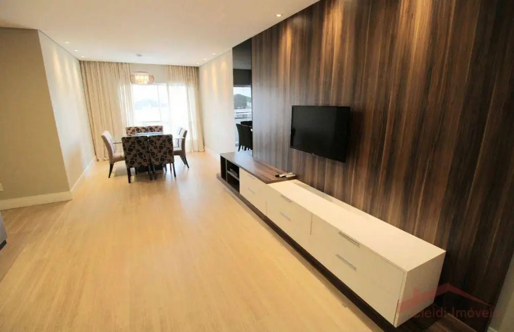 Foto 2 de Apartamento com 3 quartos à venda, 197m2 em Centro, Joinville - SC