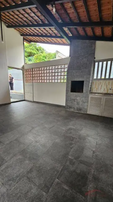 Casa com 2 quartos para alugar, 256m2 em América, Joinville - SC - imagem 9 Foto 9 de Casa com 2 quartos para alugar, 256m2 em América, Joinville - SC