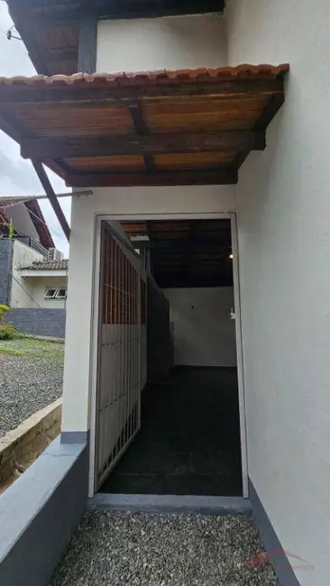 Casa com 2 quartos para alugar, 256m2 em América, Joinville - SC - imagem 3 Foto 3 de Casa com 2 quartos para alugar, 256m2 em América, Joinville - SC