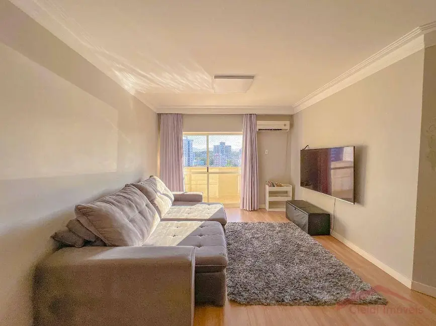 Foto 3 de Apartamento com 4 quartos à venda, 194m2 em Anita Garibaldi, Joinville - SC