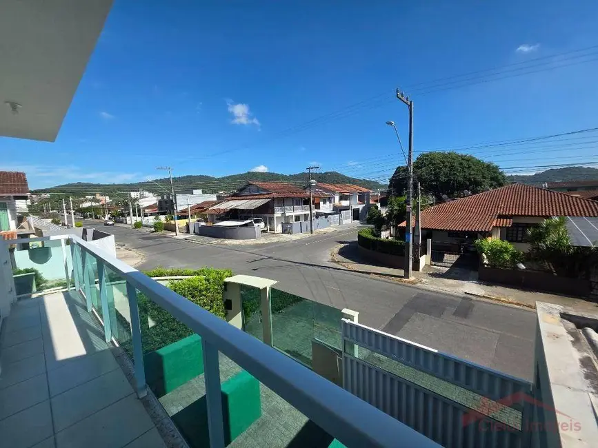 Sobrado com 3 quartos à venda, 86m2 em Aventureiro, Joinville - SC - imagem 5 Foto 5 de Sobrado com 3 quartos à venda, 86m2 em Aventureiro, Joinville - SC