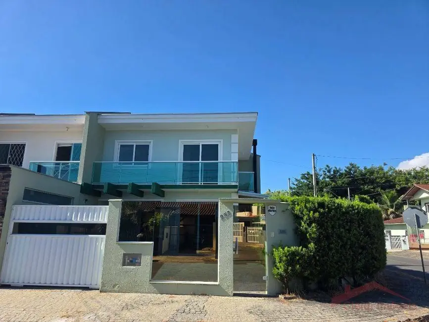 Sobrado com 3 quartos à venda, 86m2 em Aventureiro, Joinville - SC - imagem 2 Foto 2 de Sobrado com 3 quartos à venda, 86m2 em Aventureiro, Joinville - SC