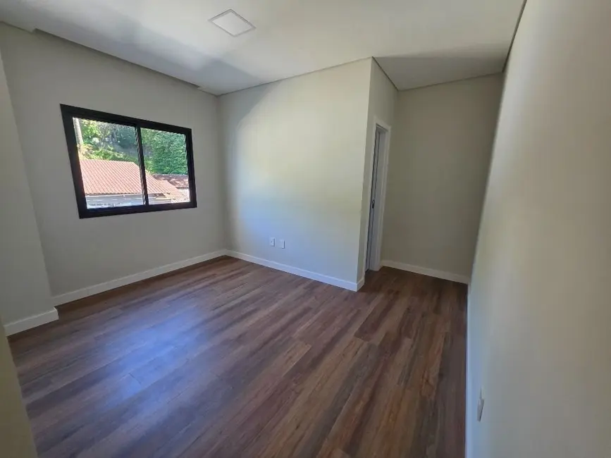 Foto 7 de Sobrado com 3 quartos à venda, 199m2 em América, Joinville - SC