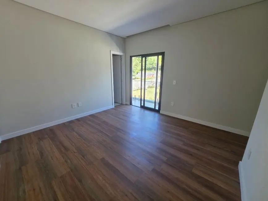 Foto 8 de Sobrado com 3 quartos à venda, 199m2 em América, Joinville - SC
