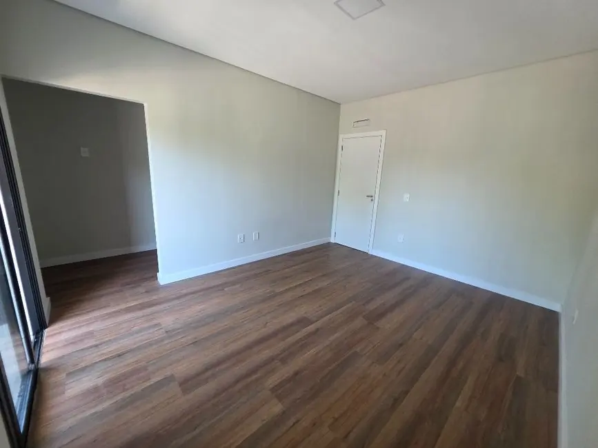 Foto 9 de Sobrado com 3 quartos à venda, 199m2 em América, Joinville - SC