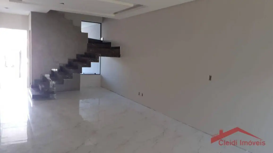Casa com 3 quartos à venda, 123m2 em Saguaçu, Joinville - SC - imagem 5 Foto 5 de Casa com 3 quartos à venda, 123m2 em Saguaçu, Joinville - SC