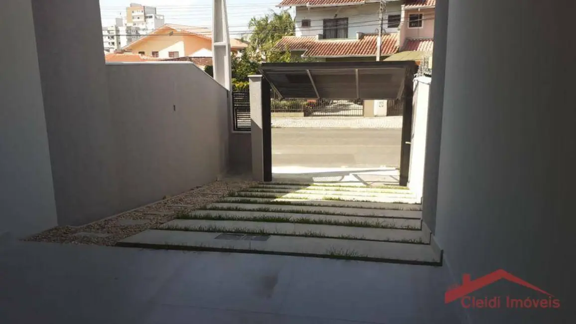 Casa com 3 quartos à venda, 123m2 em Saguaçu, Joinville - SC - imagem 7 Foto 7 de Casa com 3 quartos à venda, 123m2 em Saguaçu, Joinville - SC