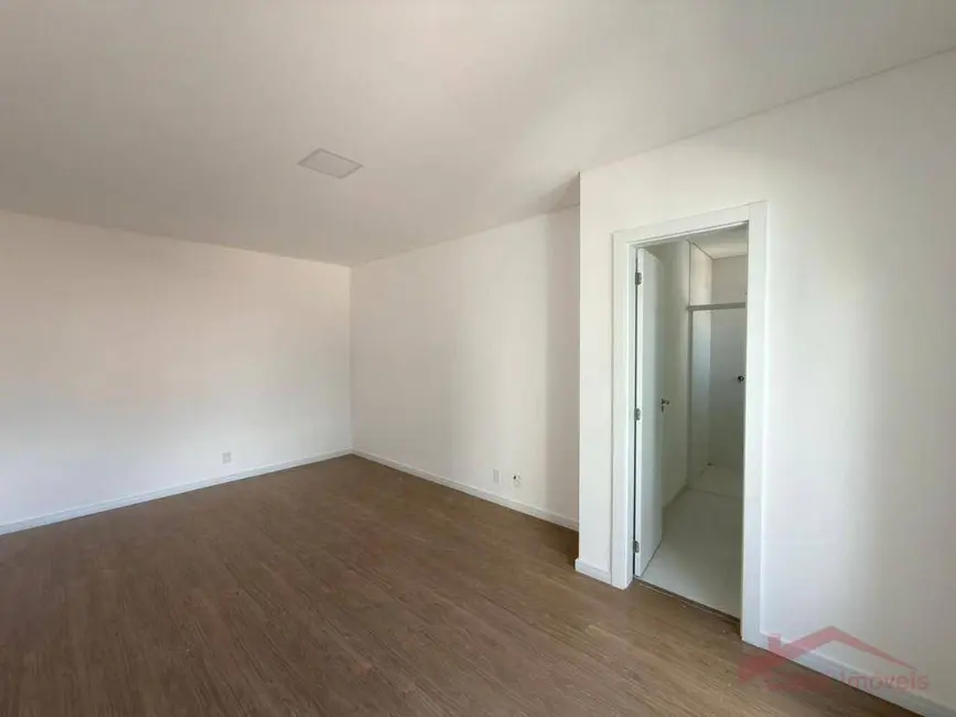 Foto 8 de Apartamento com 3 quartos para alugar, 111m2 em América, Joinville - SC