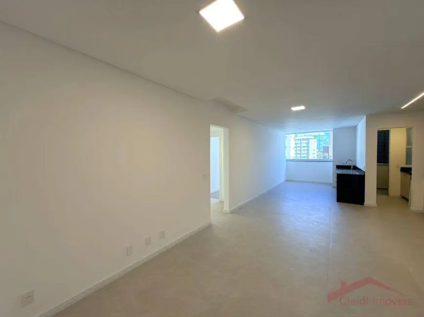 Foto 8 de Apartamento com 3 quartos para alugar, 111m2 em América, Joinville - SC